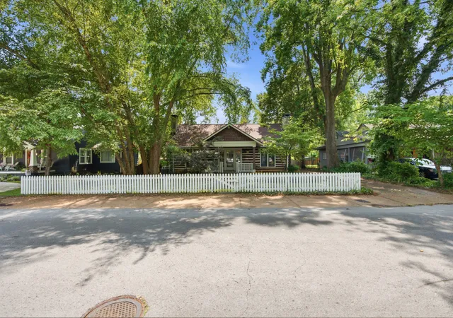 4th image of 808 E Burton St E, Murfreesboro, TN 37130 | MLS# 3513270