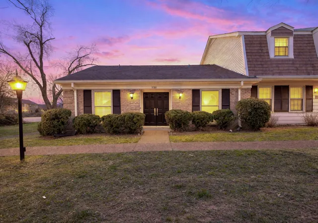 Listing Photo 3 - Condo for sale in building located at 8300 Sawyer Brown Rd, Nashville, TN 37221 - Unit #H301
