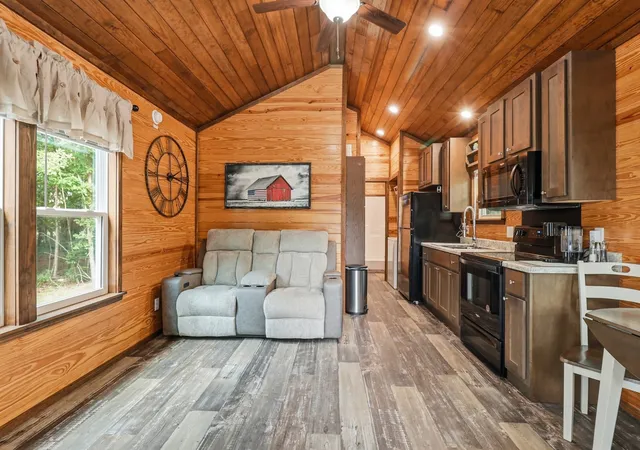 Photo 1 of Manufactured home for sale at 137 Summit Dr, Dover, TN 37058 | MLS# 3514169 | Listing updated on 2026-10-27
