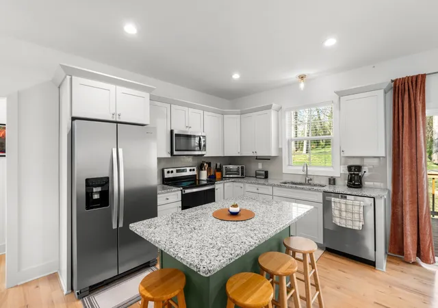 Photo 1 of Single family home for sale at 521 Lewis Ln, Charlotte, TN 37036 | MLS# 3513287 | Listing updated on 2026-09-16