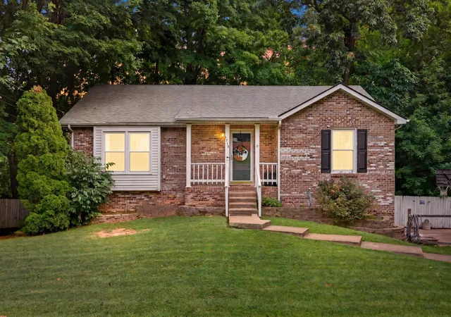1st image of 1719 Setter Rd, Clarksville, TN 37042 | MLS# 3515021