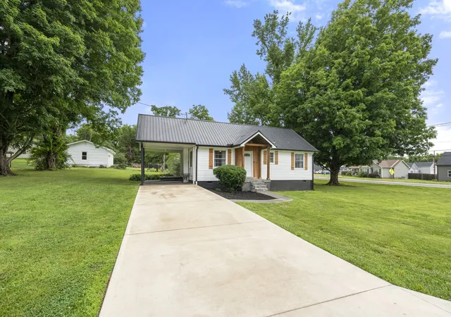 2nd image of 100 Brook Dr, Dickson, TN 37055 | MLS# 3513292