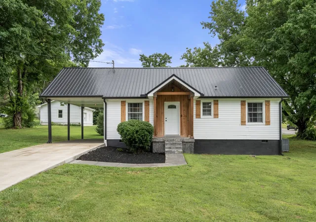 Photo 2 of Single family home for sale at 100 Brook Dr, Dickson, TN 37055 | MLS# 3513292 | Listing updated on 2026-09-16