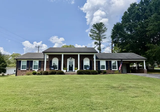 1st image of 301 Roberta Ln, Lawrenceburg, TN 38464 | MLS# 3513323