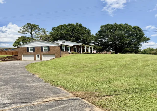 4th image of 301 Roberta Ln, Lawrenceburg, TN 38464 | MLS# 3513323