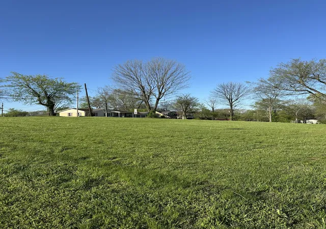 2nd image of 416 E Bledsoe St, Gallatin, TN 37066 | MLS# 3513312