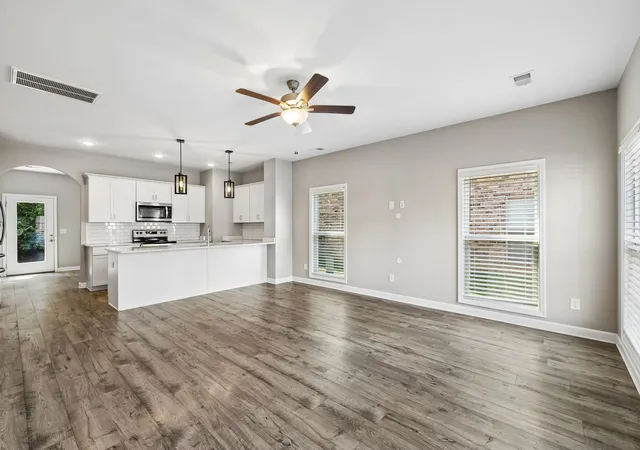 4th image of 1042 Emery Bay Cir, Hendersonville, TN 37075 | MLS# 3513852
