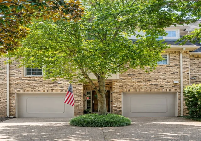 Photo 1 of Townhouse for sale at 401 Bowling Ave #96, Nashville, TN 37205 | MLS# 3513493 | Listing updated on 2026-09-02