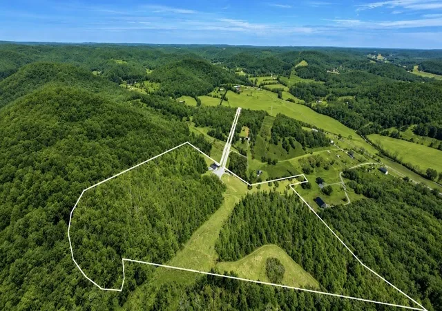 Photo 3 of Single family home for sale at 325 Freeman Ln, Hartsville, TN 37074 | MLS# 3516627 | Listing updated on 2026-08-20