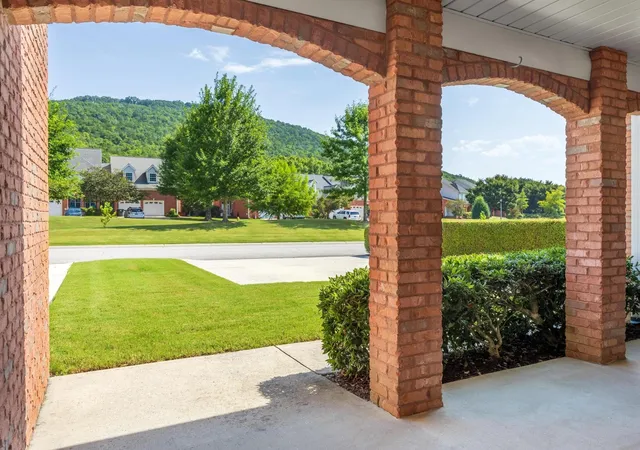 Photo 4 of Townhouse for sale at 724 Outlook Ln, Chattanooga, TN 37419 | MLS# 3513353 | Listing updated on 2026-09-14