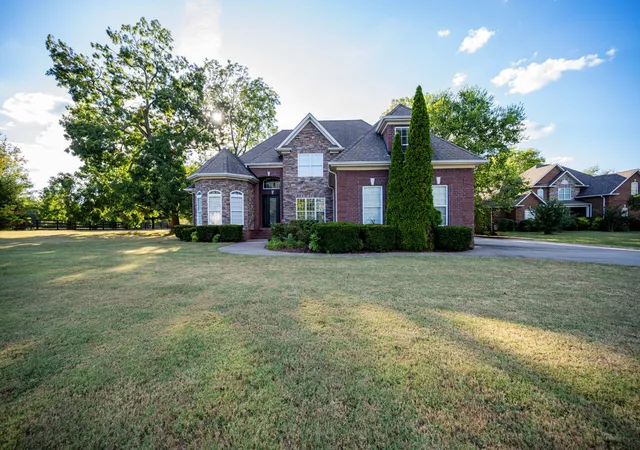 Photo 1 of Single family home for sale at 107 Wyndham Cv, Murfreesboro, TN 37129 | MLS# 3598890 | Listing updated on 2026-10-20