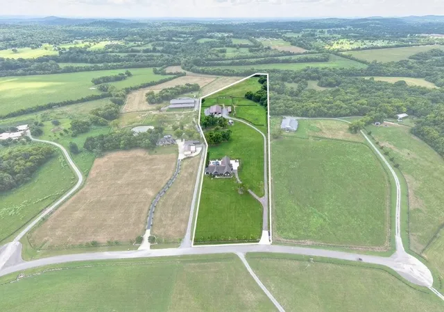 1st image of 121 Wartrace Creek Rd, Wartrace, TN 37183 | MLS# 3514060