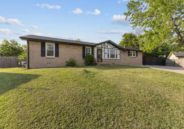 Photo 3 of Single family home for sale at 105 Donna Ct, Hendersonville, TN 37075 | MLS# 3513448 | Listing updated on 2026-09-06