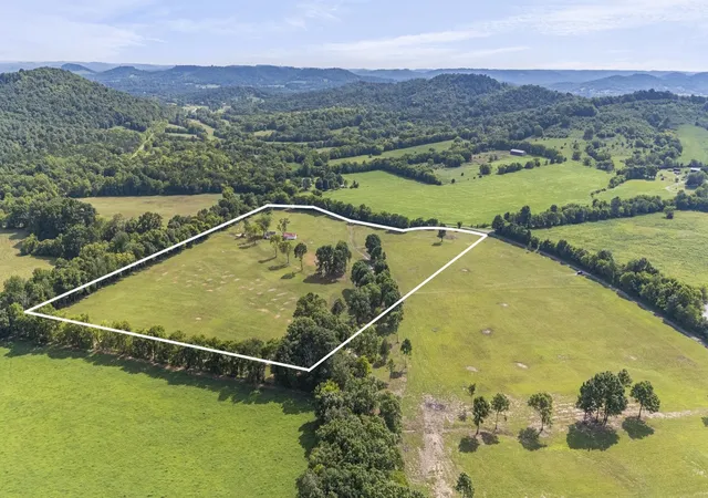 2nd image of 1 Arbor Hill Rd, Petersburg, TN 37144 | MLS# 3513381