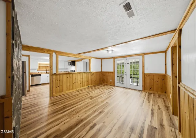 Photo 3 of Single family home for sale at 890 Indian Gap Rd, Sevierville, TN 37876 | MLS# 3513398 | Listing updated on 2026-09-13