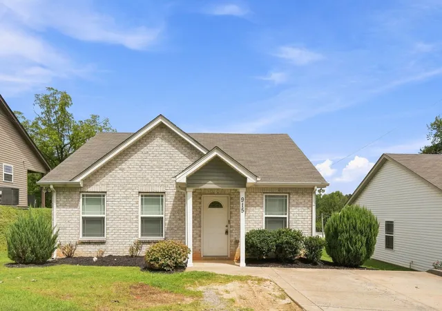 1st image of 915 17th Ave E, Springfield, TN 37172 | MLS# 3513410