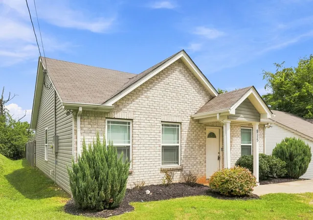 3rd image of 915 17Th Ave E, Springfield, TN 37172 | MLS# 3513410