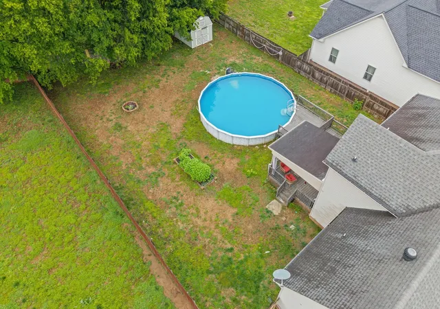 2nd image of 1716 Autumn Dr, Clarksville, TN 37042 | MLS# 3513461