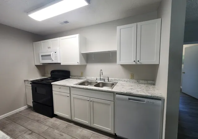 Photo 3 of Multi family home for sale at 20 W Borden St, Cookeville, TN 38501 | MLS# 3513479 | Listing updated on 2026-09-21