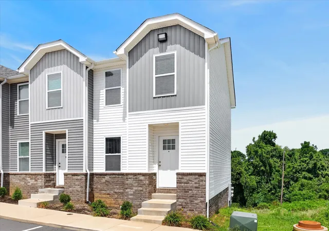 2nd image of 919 Martin St #A4, Clarksville, TN 37040 | MLS# 3514095