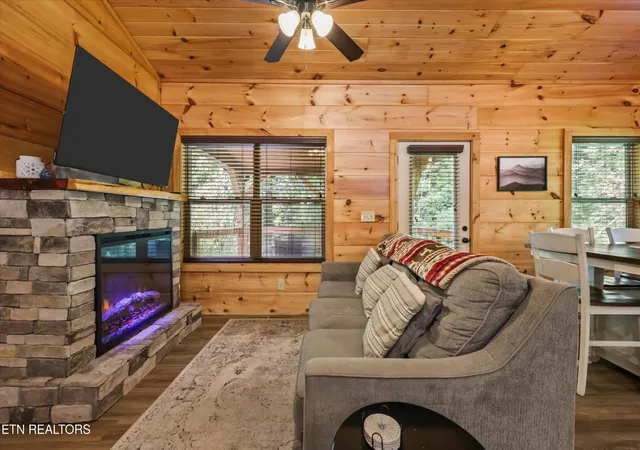 Photo 3 of Single family home for sale at 1613 Blf Ridge Rd, Sevierville, TN 37876 | MLS# 3513539 | Listing updated on 2026-10-07