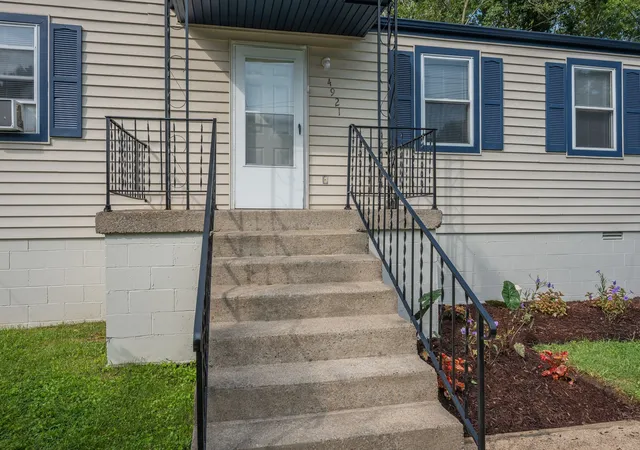 3rd image of 4921 Barclay Square Dr, Antioch, TN 37013 | MLS# 3516635