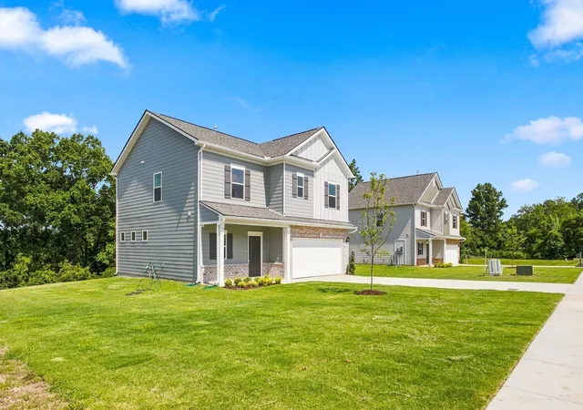 2nd image of 621 Nightengale Ridge Dr, Columbia, TN 38401 | MLS# 3513820