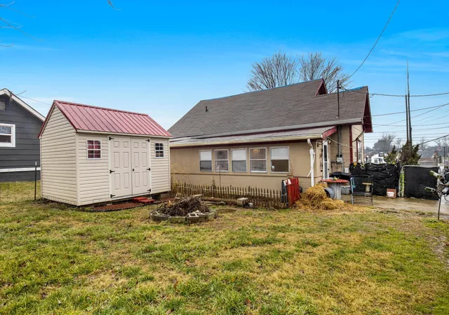 2nd image of 2461 Old Greenbrier Pike, Greenbrier, TN 37073 | MLS# 3513593