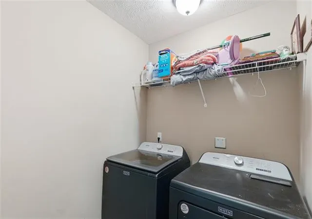 Photo 3 of Single family home for sale at 447 Fairbanks Ave, Bowling Green, KY 42101 | MLS# 3513635 | Listing updated on 2026-08-16