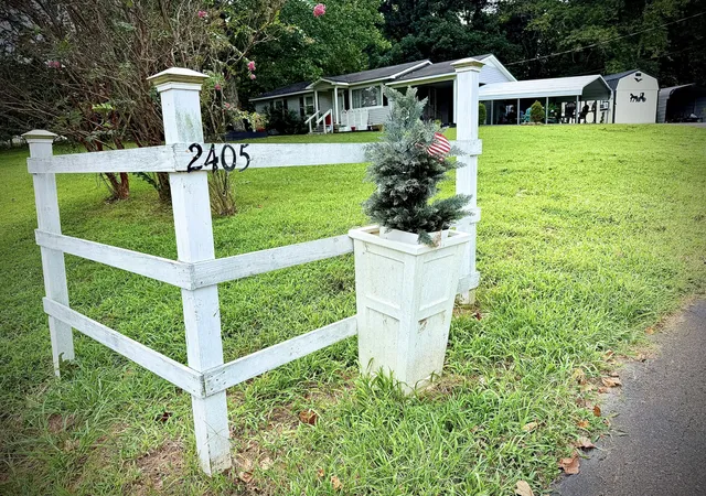 2nd image of 2405 Old Paris Murray Rd, Paris, TN 38242 | MLS# 3513840