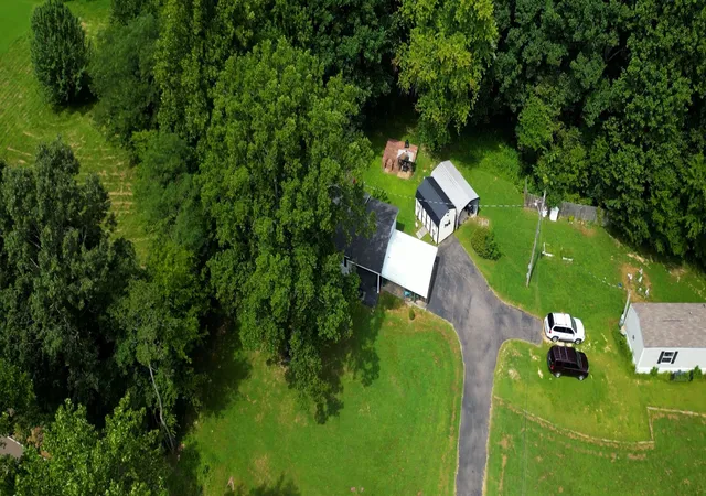 28th image of 2405 Old Paris Murray Rd, Paris, TN 38242 | MLS# 3513840