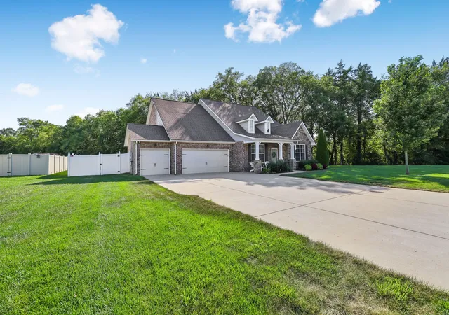 2nd image of 2604 Parkwood Dr, Murfreesboro, TN 37128 | MLS# 3516096