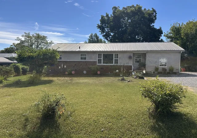 Photo 1 of Single family home for sale at 903 Hickory St W, Tullahoma, TN 37388 | MLS# 3514216 | Listing updated on 2026-09-30