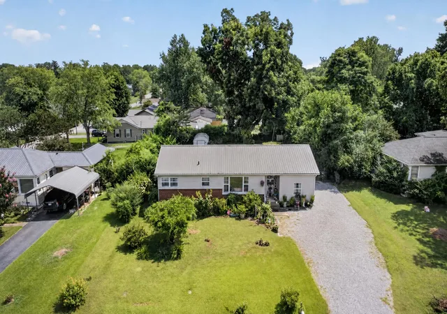 2nd image of 903 Hickory St W, Tullahoma, TN 37388 | MLS# 3514216