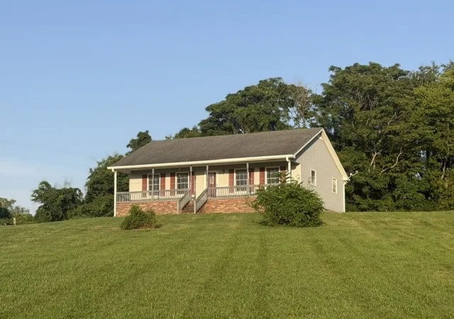 1st image of 2016 Ridgecrest Cir, Dickson, TN 37055 | MLS# 3513668