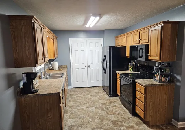 Photo 3 of Single family home for sale at 313 Pardo Dr, Lewisburg, TN 37091 | MLS# 3513667 | Listing updated on 2026-08-16
