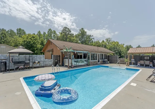 Photo 3 of Single family home for sale at 1798 County Rd 700, Riceville, TN 37370 | MLS# 3514781 | Listing updated on 2026-08-28