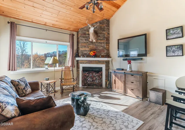 Photo 3 of Sale Pending at 1380 Ski View Dr #3301, Gatlinburg, TN 37738 | MLS# 3513707 | Listing updated on 2026-09-18