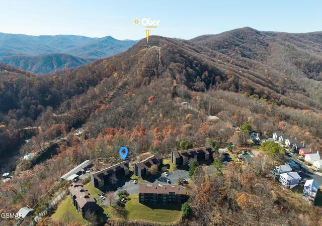 2nd image of 1380 Ski Vw Dr, Gatlinburg, TN 37738