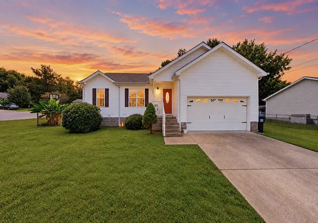 Single family home for sale at 507 Corlew Cir, White Bluff, TN 37187 | MLS# 3514118