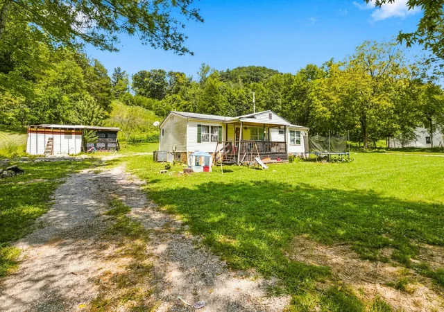 2nd image of 673 Cookeville Hwy, Elmwood, TN 38560 | MLS# 3513854
