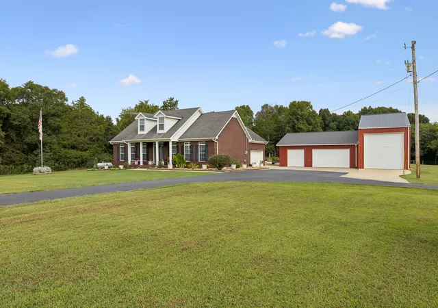Photo 3 of Single family home for sale at 1420 S Berlin Rd, Lewisburg, TN 37091 | MLS# 3514635 | Listing updated on 2026-09-05