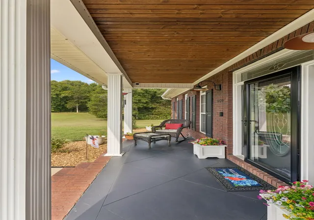 Photo 4 of Single family home for sale at 1420 S Berlin Rd, Lewisburg, TN 37091 | MLS# 3514635 | Listing updated on 2026-09-05