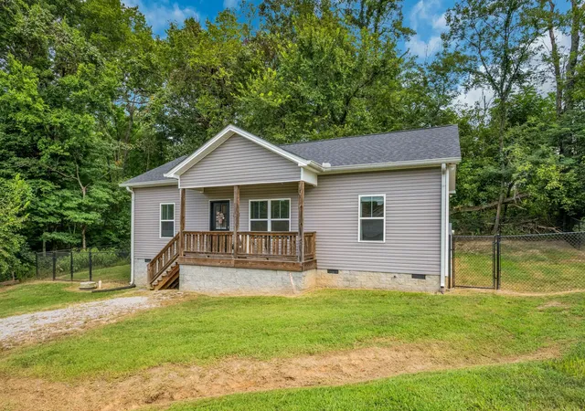 1st image of 112 Holland Dr, Burns, TN 37029 | MLS# 3514116