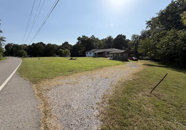Photo 1 of Single family home for sale at 3662 Lake Rd, Woodlawn, TN 37191 | MLS# 3513812 | Listing updated on 2026-09-21