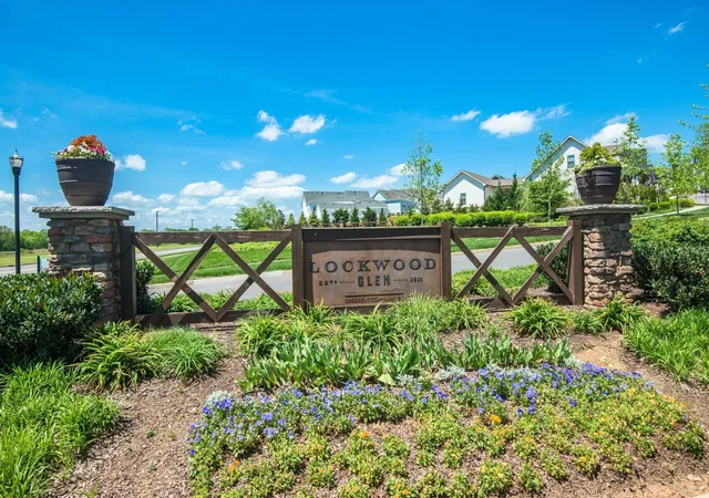 Photo 3 of Townhouse for sale at 522 Sydenham Dr, Franklin, TN 37064 | MLS# 3514525 | Listing updated on 2026-09-22
