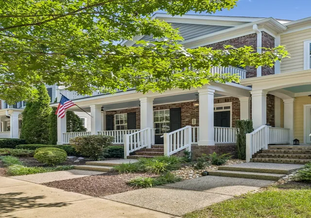 Photo 3 of Townhouse for sale at 522 Sydenham Dr, Franklin, TN 37064 | MLS# 3514525 | Listing updated on 2026-10-12