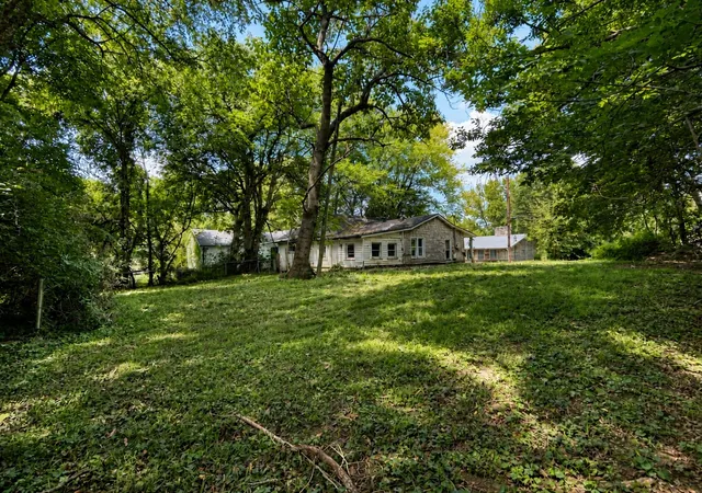 3rd image of 920 Carpenter St, Clarksville, TN 37040 | MLS# 3515271
