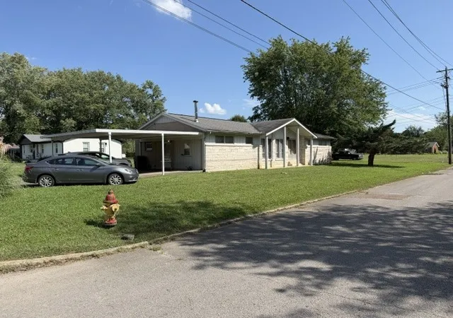 2nd image of 808 Third Ave, Lawrenceburg, TN 38464 | MLS# 3514618