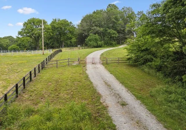 Photo 1 of Single family home for sale at 1345 Webb Rd, Lewisburg, TN 37091 | MLS# 3513878 | Listing updated on 2026-09-12